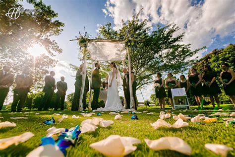 Top 10 Most Popular Jewish Wedding Ceremony Traditions