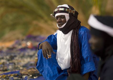 Tuareg In The Desert Libya The Tuareg Are A Berber Nomad Flickr