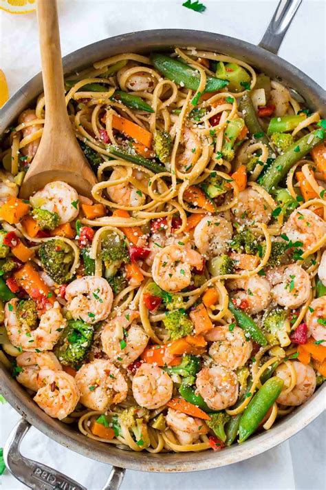 This recipe collection gives you practical dinner ideas to help you eat and live healthy. Healthy Garlic Shrimp Pasta. An amazing 30-minute meal that everyone will love! Simple, lightly ...