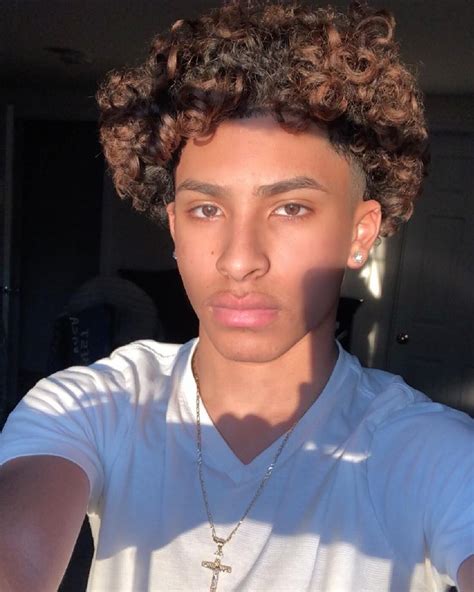 I apply it in sections and scrunch upward. i apply it in sections and scrunch upward. 5. 𝒜𝓃𝓉𝓉.𝓉𝓎𝒷 on Instagram: "Sunkissed🥵" | Boys with curly hair ...