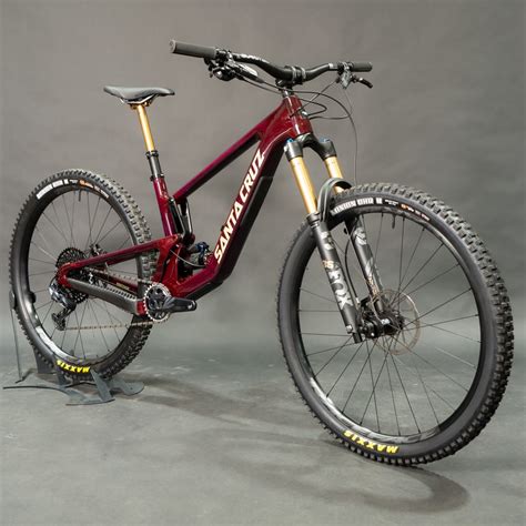 Bike Santa Cruz Hightower 3 C S Kit 29 Gloss Trans Purple Med 23