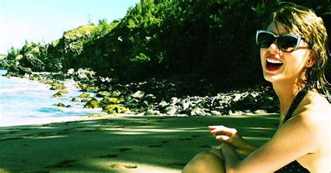 Taylor Swift Bikini Pictures Bellybutton Hawaii Picture