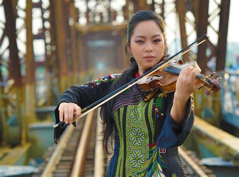 Violinist Trịnh Minh Hiền Và Món Quà Bất Ngờ Dâng Tặng Ngày Quốc Khánh