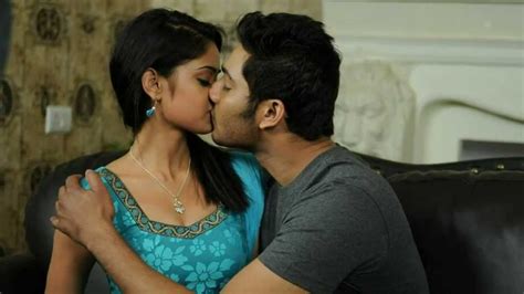 Two Indian Desi Girls Kissing Kissing Hot Juicy