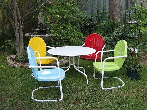 White outdoor metal retro vintage style chair patio Vixen Von Vintage: Summertime Retro Patio