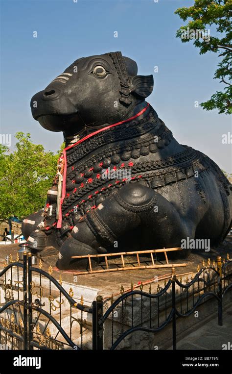 Old Nandi Statue Hi Res Stock Photography And Images Alamy