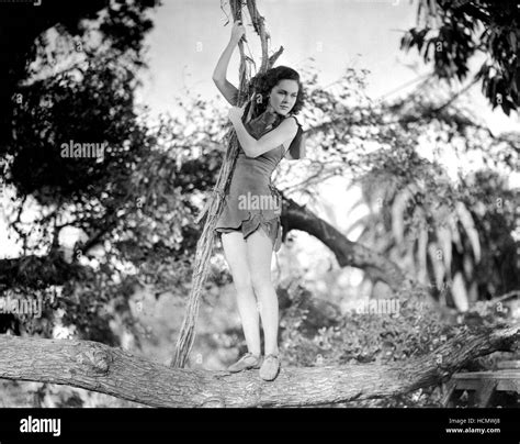 Tarzan Escapes Maureen O Sullivan Stock Photo Alamy