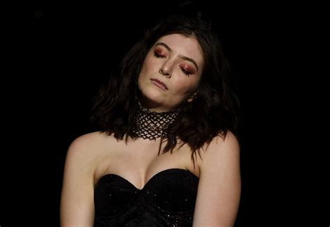Lorde Reveals Melodrama Tracklist
