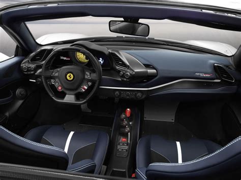 2018款 488 pista 停产在售 7挡双离合 中置后驱. En images : Ferrari 488 Pista Spider - Ferrari 448 Pista Spider, intérieur - Challenges