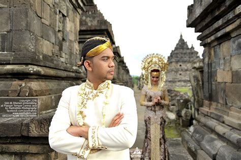 Warga indonesia yang berada di tempat yang sama mengungkapkan bahwa tidak terpikirkan untuk menggunakan baju adat indonesia untuk pre wedding di jepang. foto-prewedding-adat-jawa-minang-klasik-di-candi-plaosan-9 ...