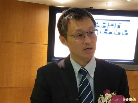 Pan jiancheng, chairman of the group, boldly. 群聯暫緩實施庫藏股 改發行員工認股憑證 - 自由財經