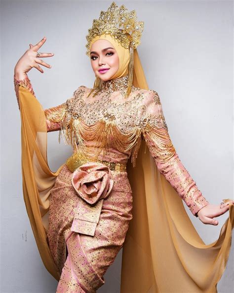 Baju Tradisional Melayu Klasik Jennifer Tucker