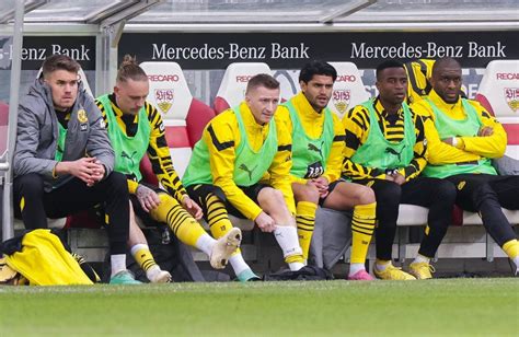 Borussia Dortmund Aussortiert Ihm Droht Ein Ganz Bitteres Bvb Ende Derwestende