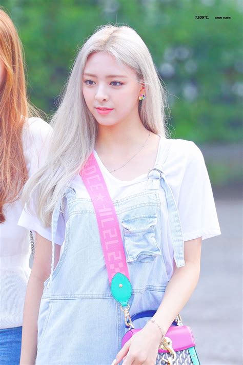 Itzy Yuna 190802 Kbs Music Bank Itzy Fashion Kpop Girls