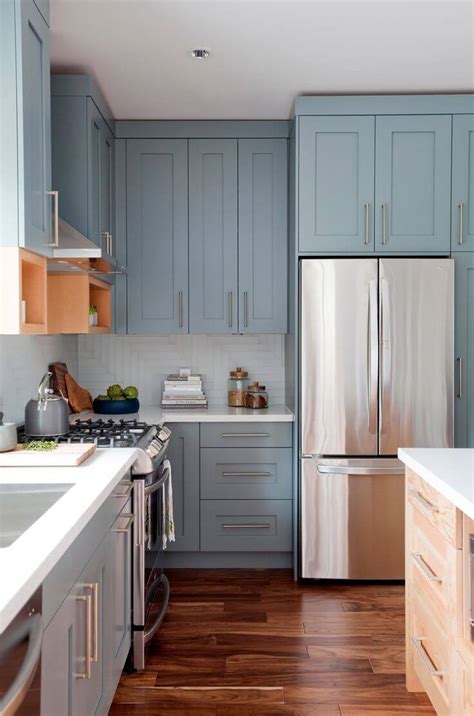 Kitchen trends come and go, but granite remains the most popular countertop. How to Select Kitchen Cabinet Colors - AllstateLogHomes.com