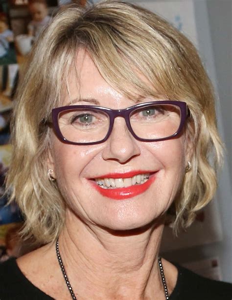 14 Best Hairstyles For Women Over 50 With Glasses In 2020 Cool