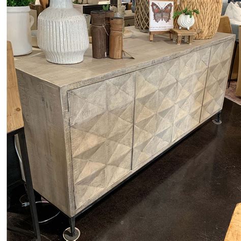 Perfect for all your entertainment needs, the Pilly sideboard is made