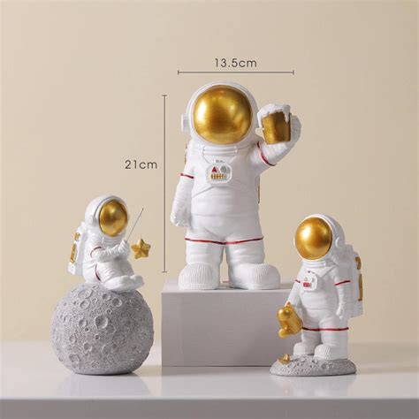 Amazon.com: COWOX Creative Astronaut Astronaut Model Knick-knacks