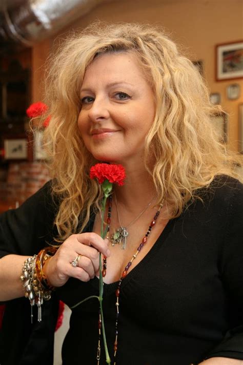 Sprawdźcie swoją wiedzę o najsłynniejszej polskiej restauratorce w naszym najnowszym video! Magda Gessler bez makijażu na Instagramie. Uwagę zwracają jej włosy... - Plejada.pl