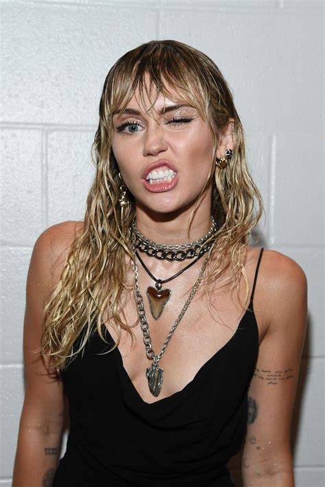 miley cyrus appears to take swipe at ex liam hemsworth during vma performance daily star