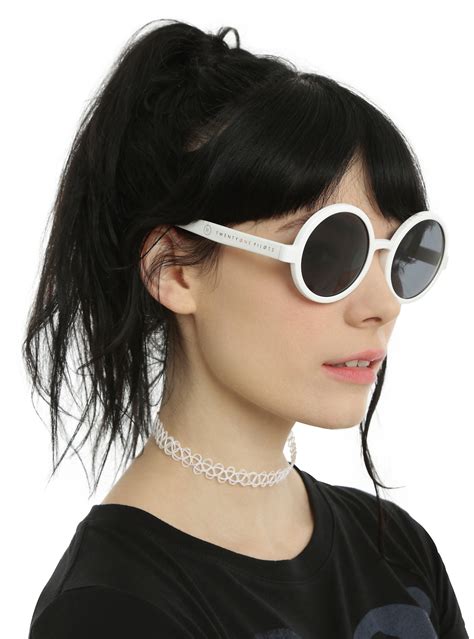 White Round Sunglasses