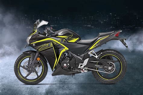 But, recently honda bought the cb 300r which had a great response and was out of stock for the year 2019. Honda CBR250R Price, Specs, Mileage, Reviews, Images