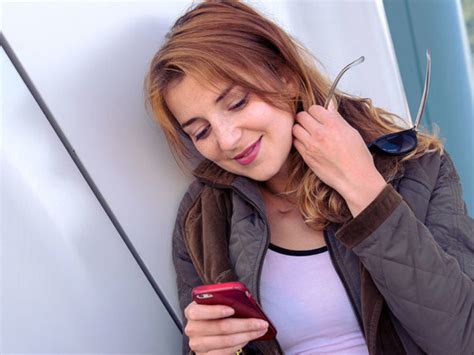 Dating apps are full of horror stories where hordes of men act creepy. 7 Bumble Tips for Guys: Better Matches, Convos, and Dates