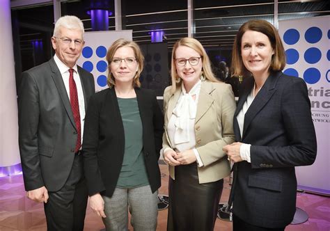 Leonore gewessler (born 15 september 1977) is an austrian green politician who has served as minister of climate action leonore gewessler. Auf ein innovatives 2020 - FFG starker Partner bei ...