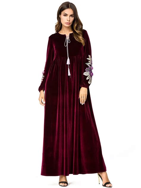 Elegant Embroidery Velvet Long Dress Muslim Abaya Chic Floral Long Robes Kimono Loose Ramadan