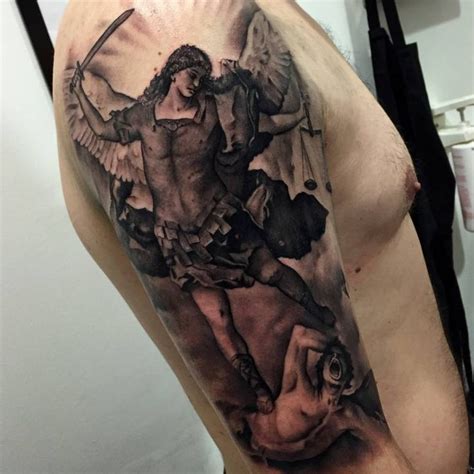 Tatuaje del Arcángel de San Miguel derrotando al | Tatuaje de san