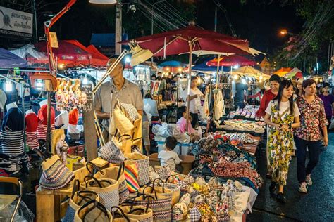 Sunday Walking Street Night Market In Chiang Mai Ck Travels