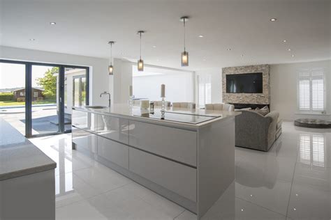 Handleless Acrylic Light Grey Panorama Kitchens