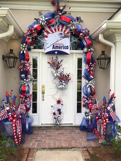 If you have white, red, and blue fabric from 4th of july table centerpieces to homemade 4th of july decorations, you shouldn't miss out on these sewing projects. Wow, what a festive, patriotic front door and decorated ...