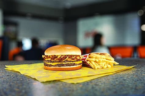 Whataburgers New Chili Cheese Burger Is Here To Bust Your Gut