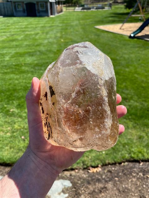 Giant Quartz Crystal : mildlyinteresting