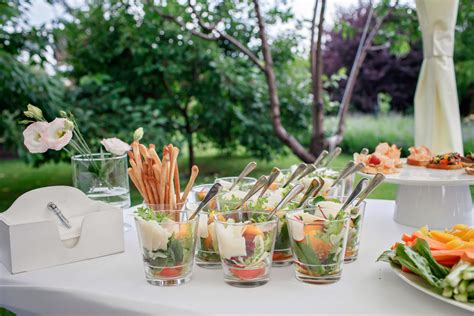 16 Backyard BBQ Wedding Ideas on a Budget | Wedding Spot Blog