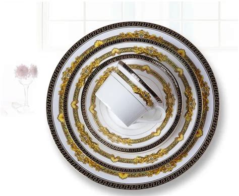 Luxurey White European Porcelain Tableware Gold Design Plates Set For