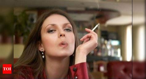 Mother Daughter Smoking Mothers Daughters Images Pictures Photos Sexiz Pix