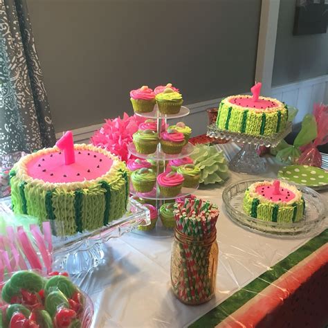 Watermelon Cakes For A One In A Melon Party Festa Da Melancia
