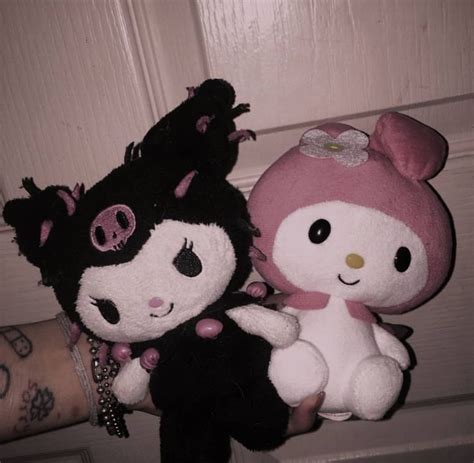 °l I Z Z A ° Hello Kitty Aesthetic Hello Kitty Pink Grunge