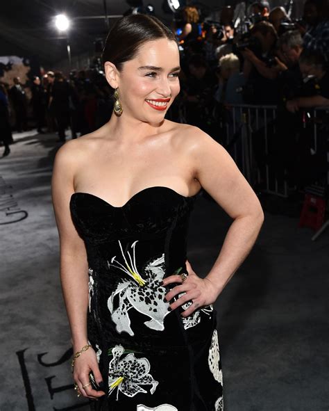 Emilia Clarke Hbos Game Of Thrones‘ Season 6 Premiere In Los