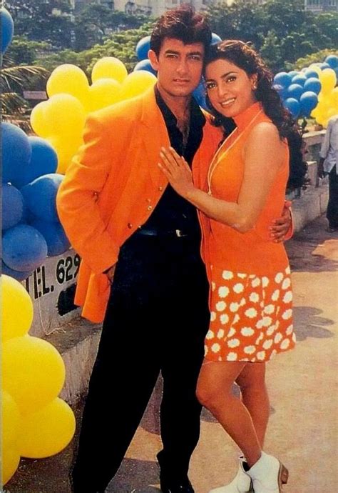 Pin By Riddhi On 90s In 2020 Bollywood Actors Bollywood Outfits Juhi Chawla