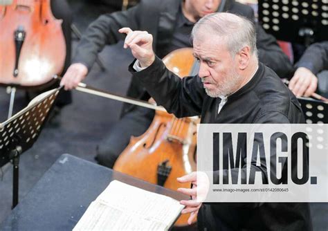Kemerovo Russia November 17 2021 Conductor Valery Gergiev Leads The Mariinsky Theatre Symphony