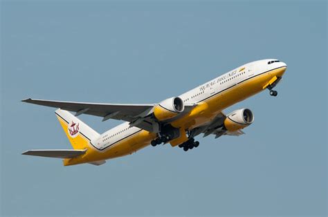 Royal Brunei B777 212er V8 Blb Cn30872departing Lhr Gear Flickr