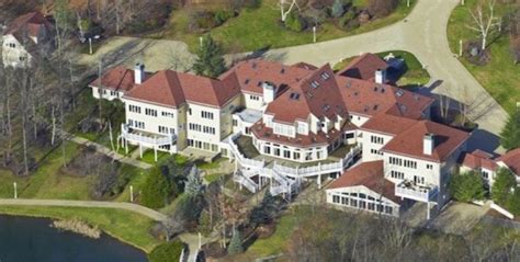 50 Cent Sells Connecticut Mansion At Enormous Loss Donates Money To G
