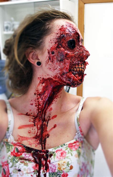 Tuto Comment Se Maquiller En Zombie Pour Halloween - Un maquillage zombie terrifiant