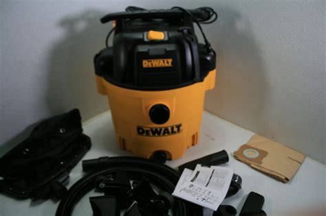 Dewalt Dxv10p 10 Gallon Quiet Poly Wet Dry Vacuum Yellow 10 Feet Power