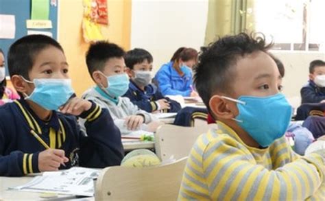 Theo thông tin từ bộ y tế, 96 ca mắc mới vừa ghi nhận chiều nay gồm 01 ca cách ly ngay sau khi nhập cảnh tại hà nội và 95 ca ghi nhận trong nước tại bắc giang (44), bắc ninh (31), hà nội (13), lạng sơn (6), tp hồ chí minh (1). Covid-19 diễn biến phức tạp, Hà Nội quyết cho học sinh ...