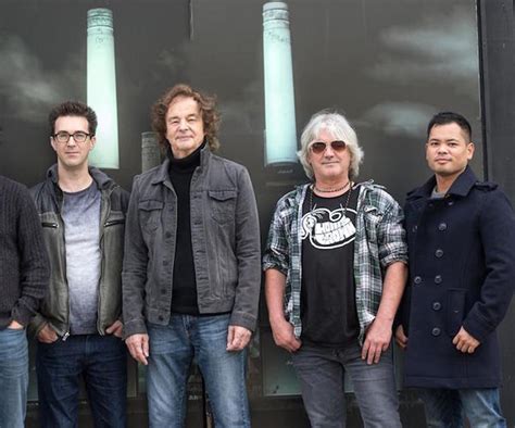 music interview talking with colin blunstone post zombies the arts fuse