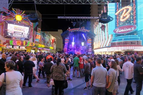 Walking the Las Vegas Strip at Night: A 2024 Tour - Follow The Piper